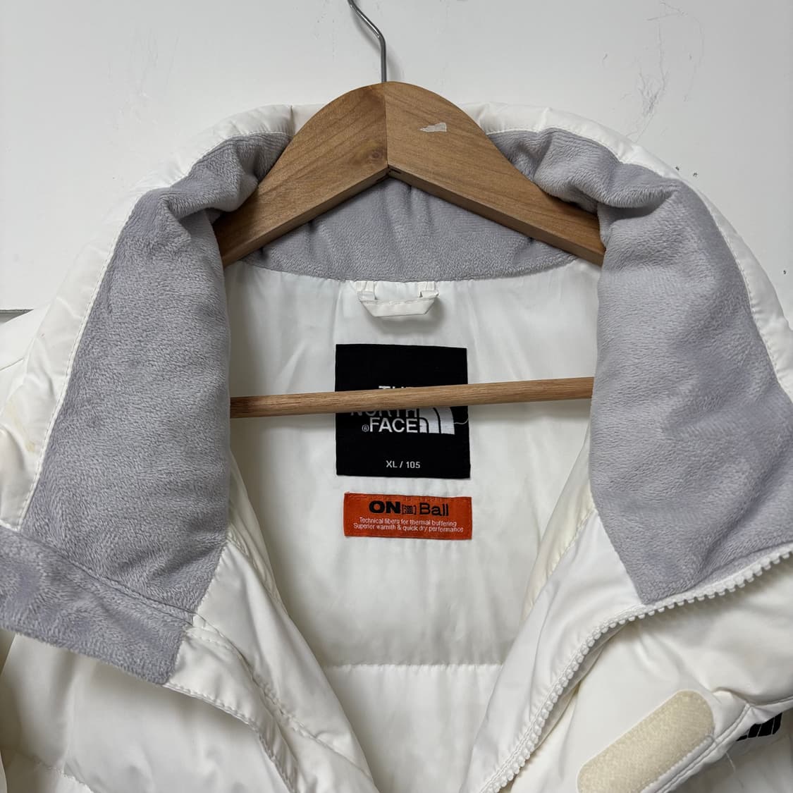 노스페이스 화이트 온볼 패딩 상품이미지5