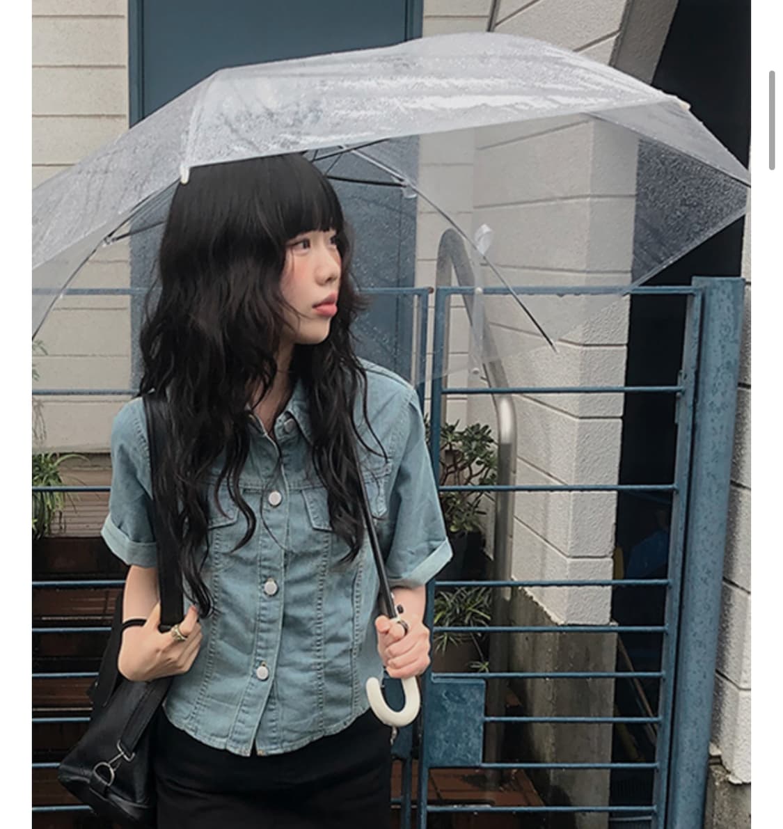 애니원모어 하늘 크롭 데님 반팔 셔츠 상품이미지1