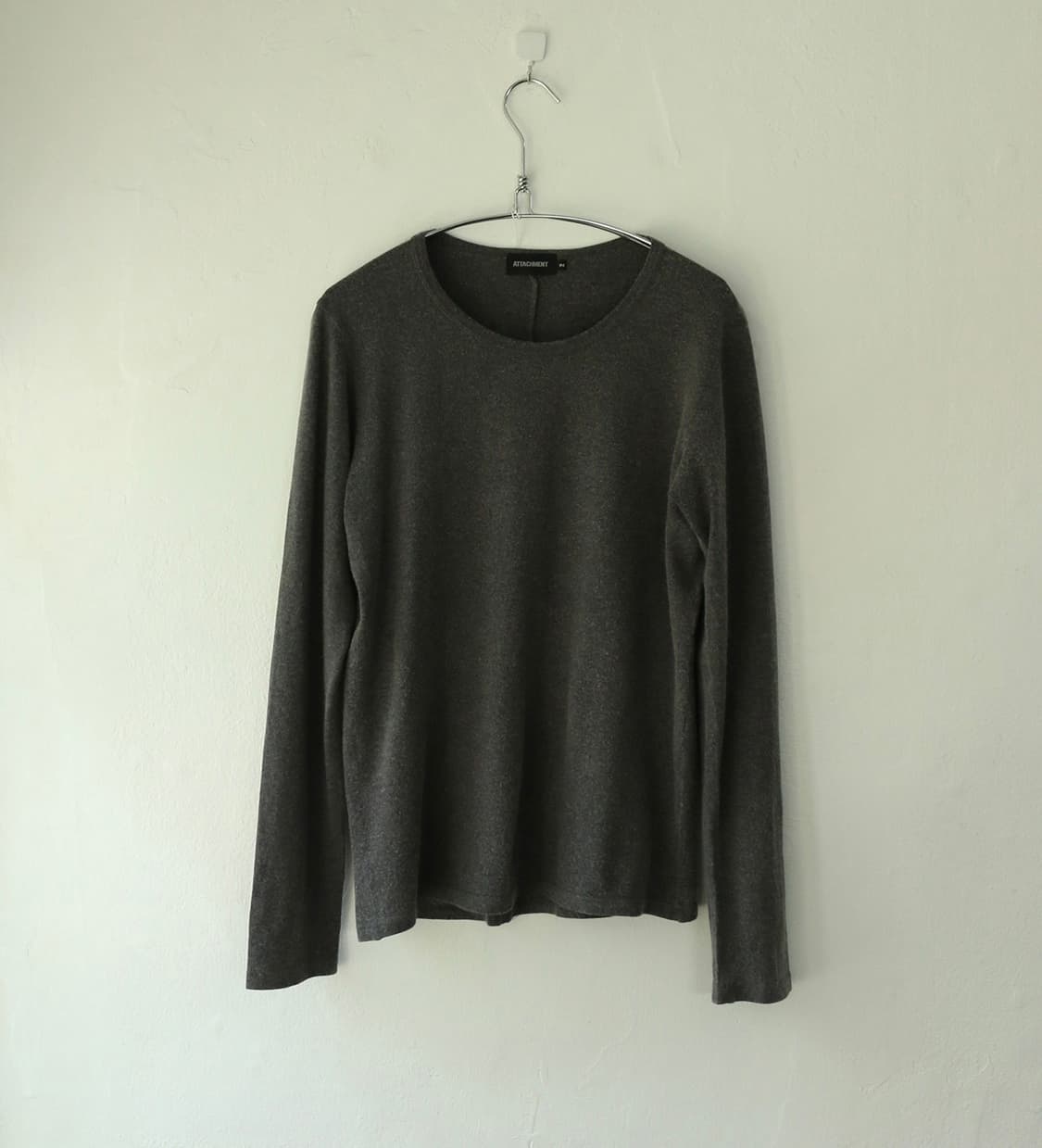 어태치먼트 롱슬리브 니트 상품이미지1