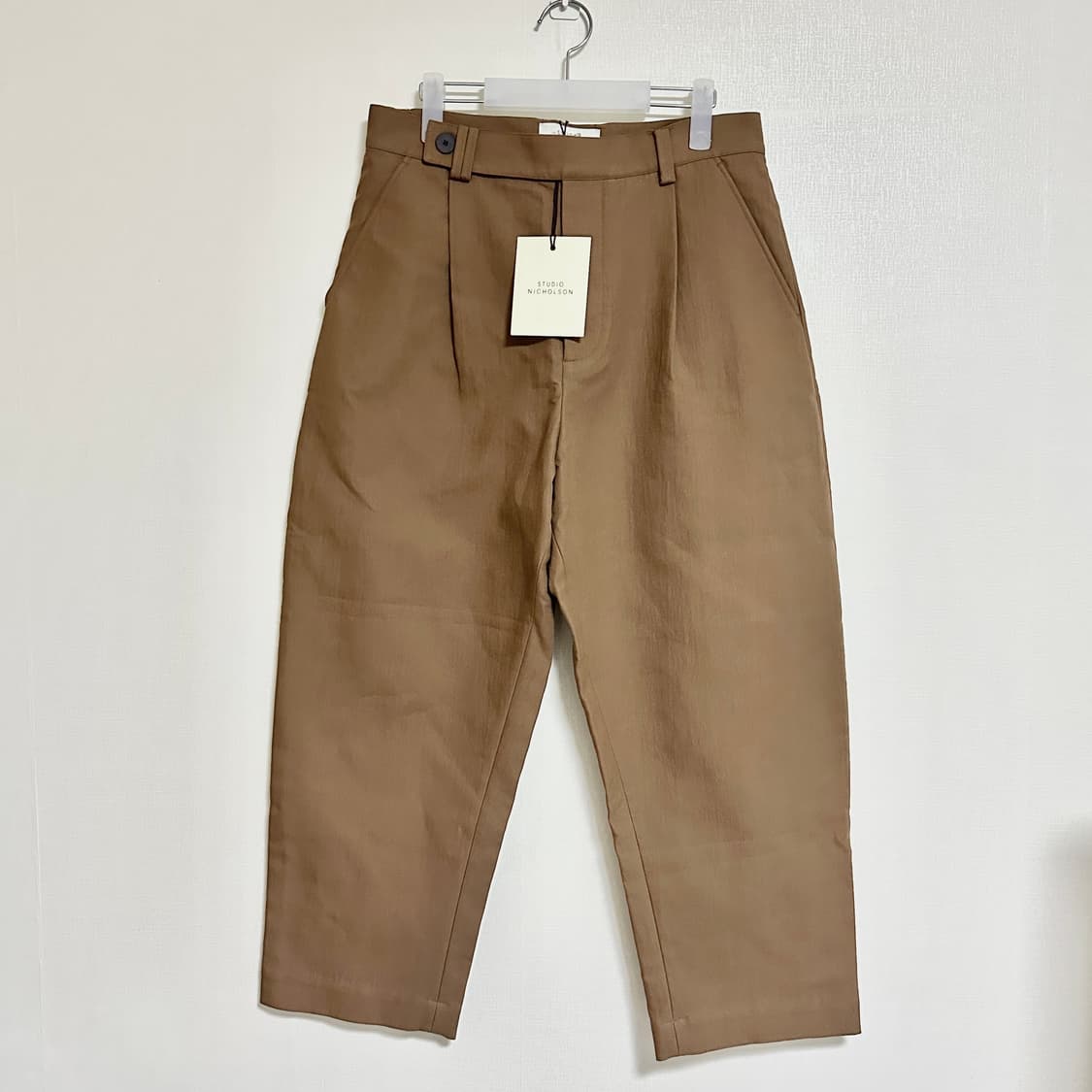 새상품 스튜디오니콜슨 라운드 레그 팬츠 M 사이즈 상품이미지1