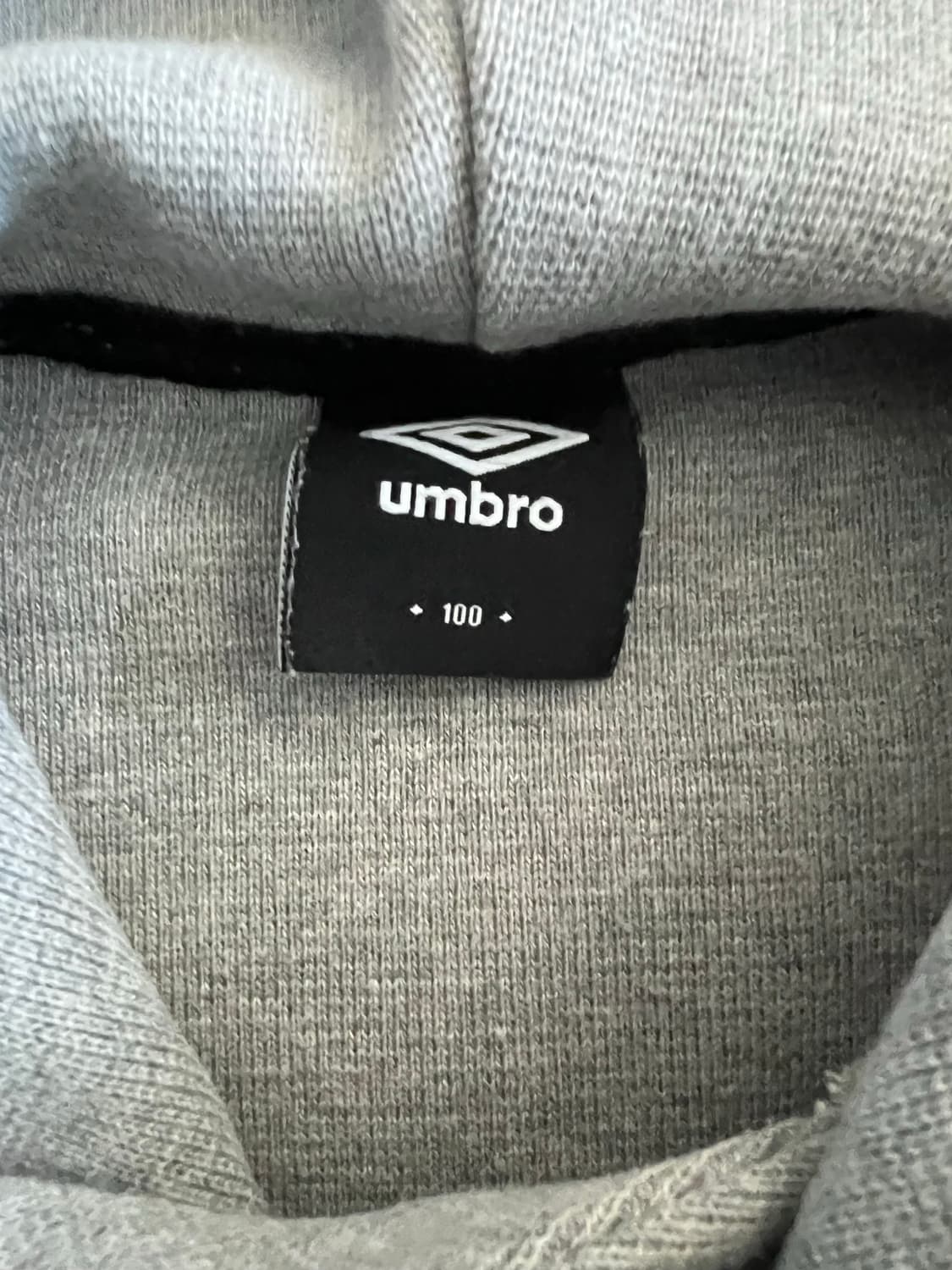 엄브로　빅로고 후드티 상품이미지5