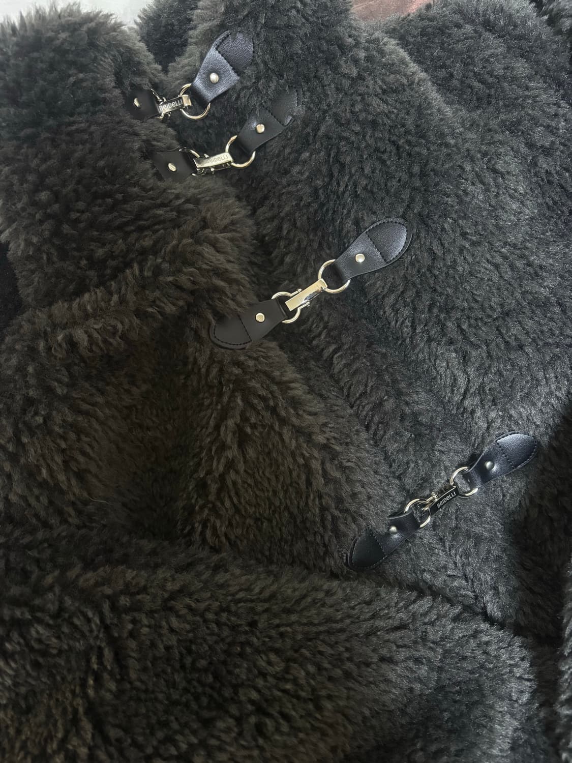 베이델리 비트 퍼 무스탕 (차콜) 상품이미지7