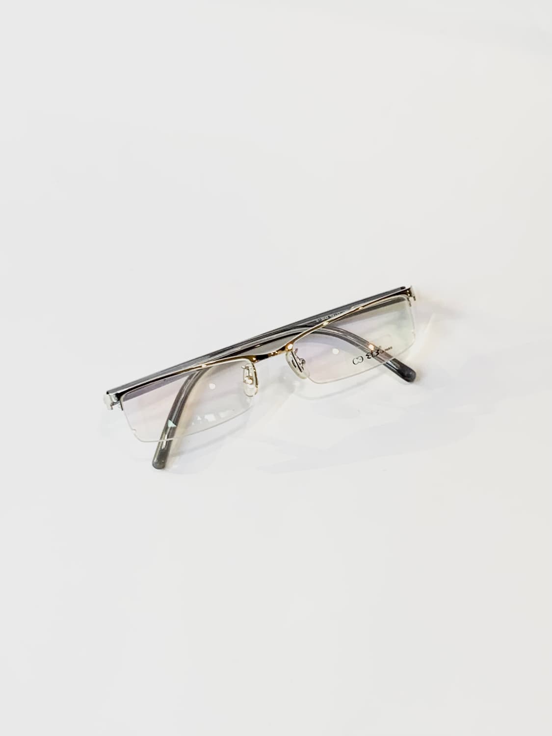 [픽키-638] 하프림 안경 실버 메탈 클래식 프레임 상품이미지1
