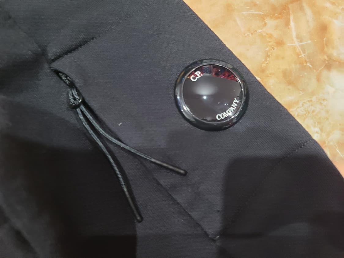 CP컴퍼니 렌즈와펜 블랙 맨투맨 상품이미지3