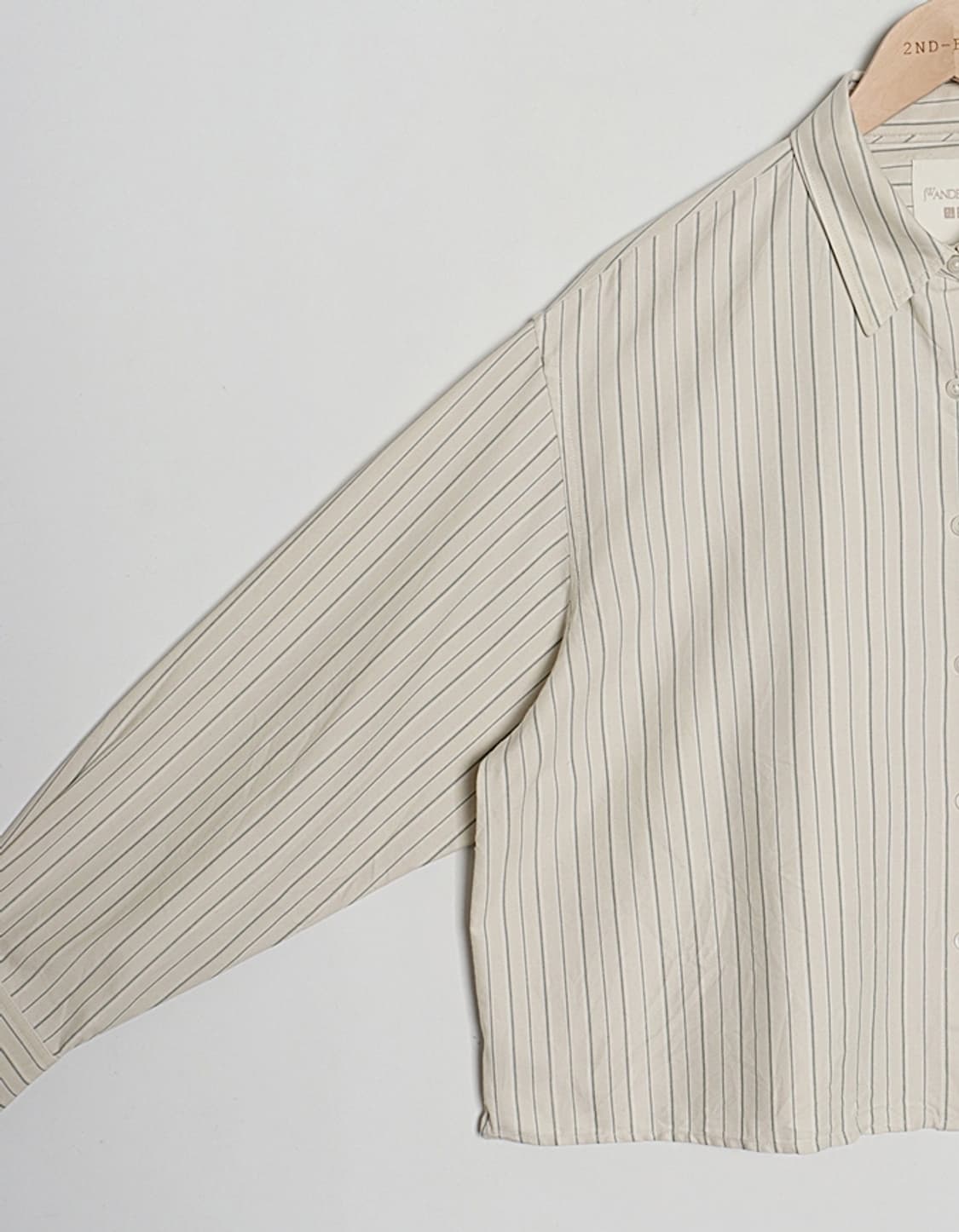 UQ x JW ANDERSON Stripe Croped Shirts 상품이미지4