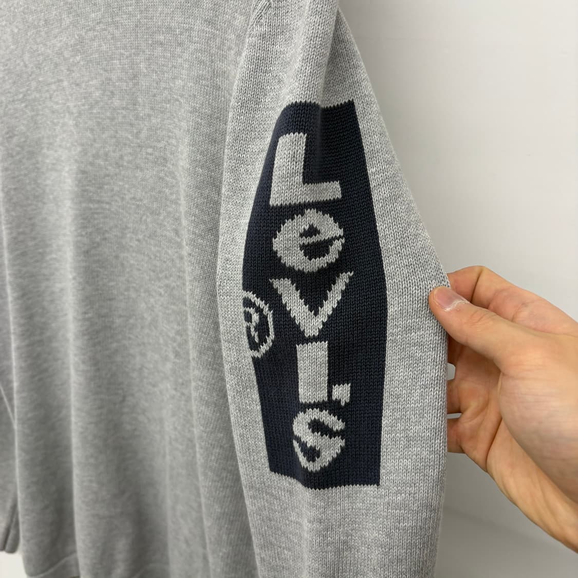 리바이스 그레이 니트 긴팔티 남/M 상품이미지2