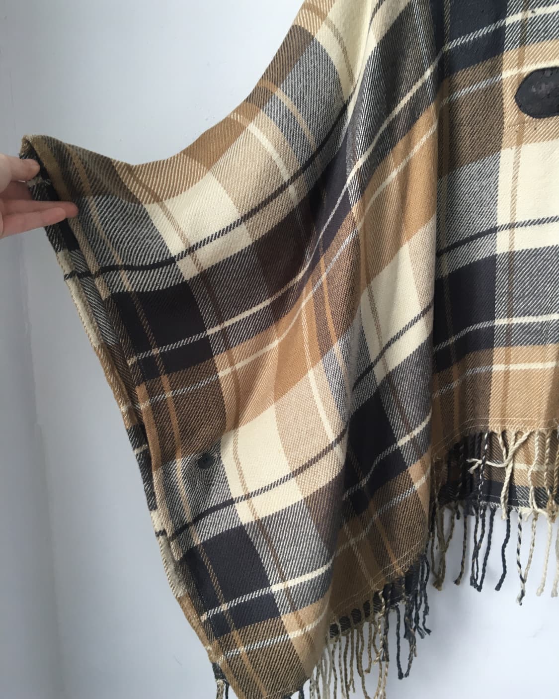 Fringe point check pattern hood cape 상품이미지5