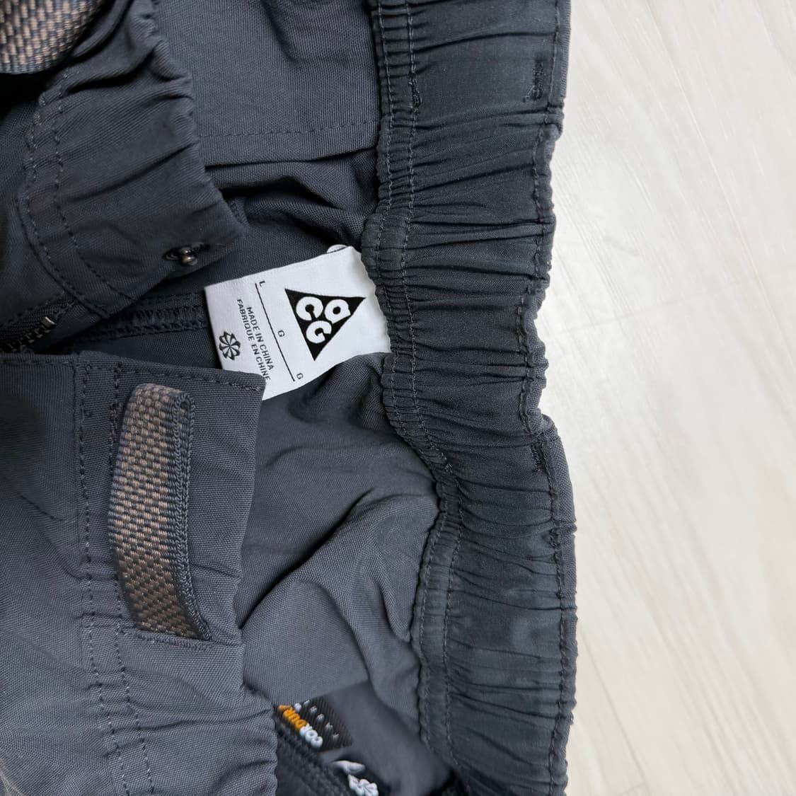 나이키 ACG 스미스 서밋 카고팬츠  다크스모키 그레이 L사이즈 팝니다 상품이미지4