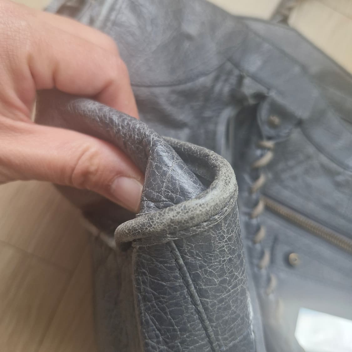 발렌시아가 모터백  상품이미지5