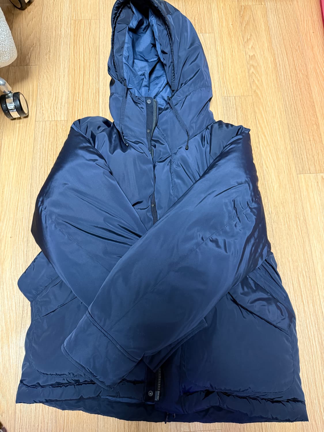 러프사이드 24fw 클라우드 파카 2사이즈 네이비 팝니다. 상품이미지1