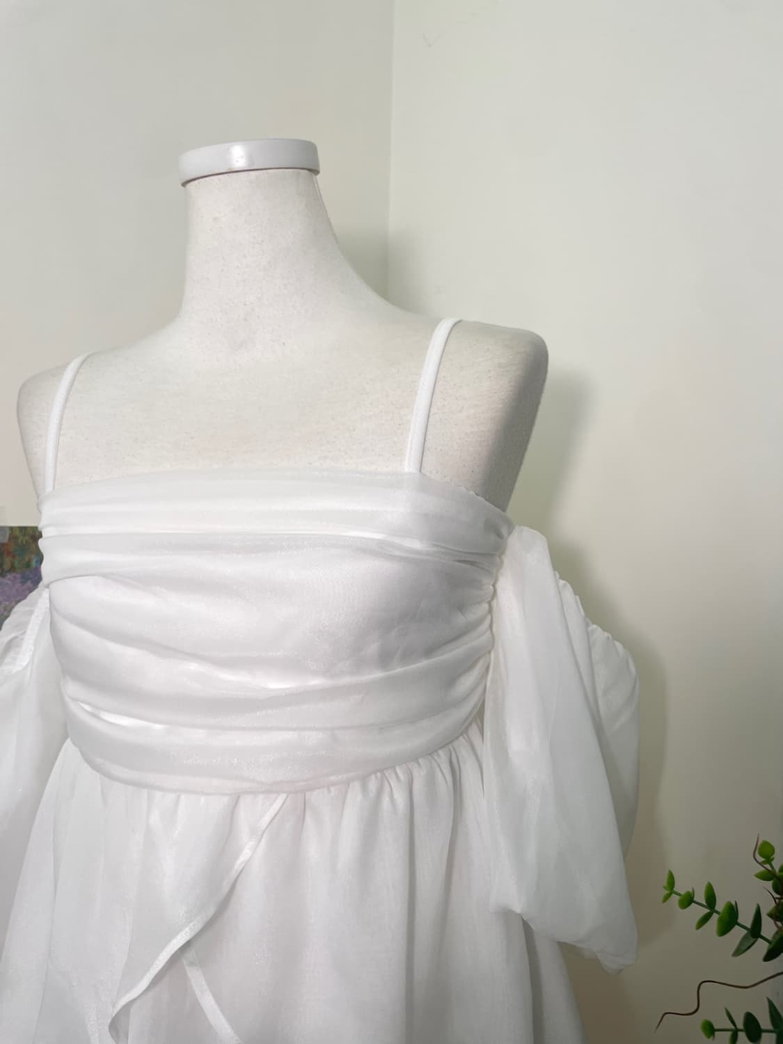white chiffon draping off-shoulder blous 상품이미지7