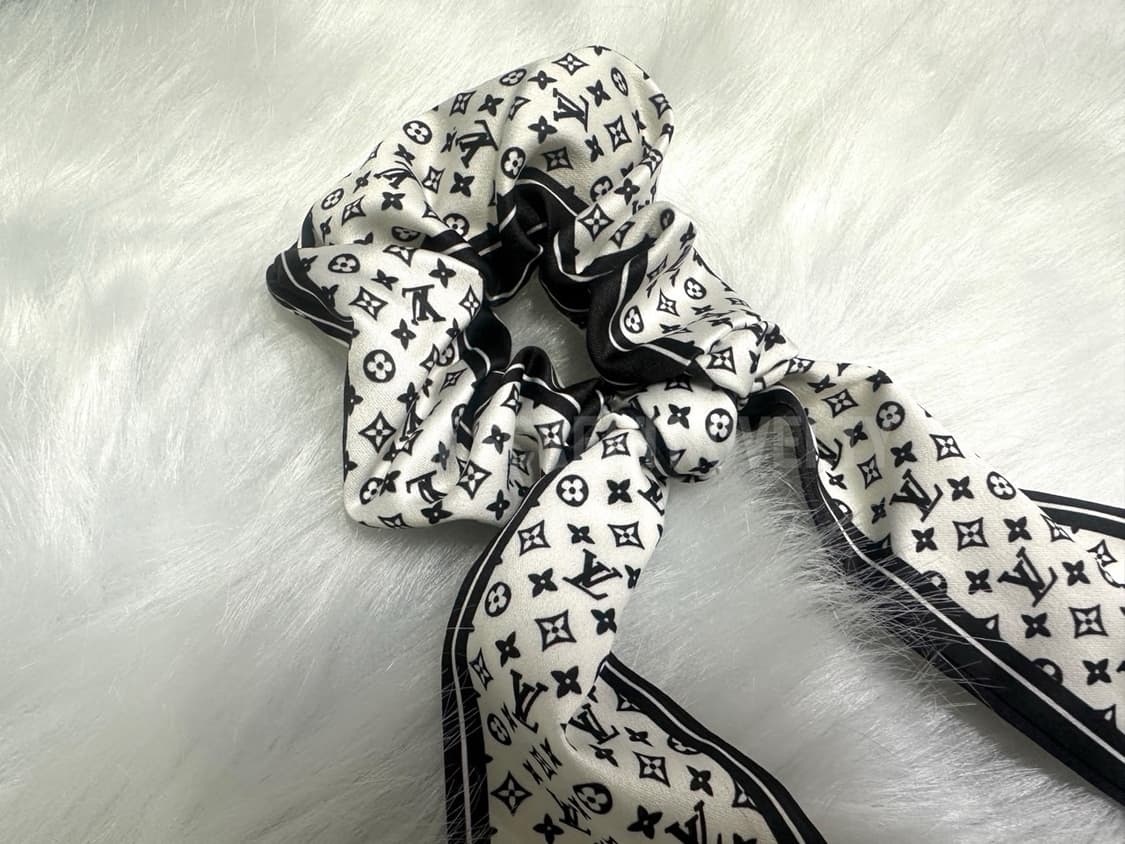  루이비통 화이트&블랙 리본 헤어슈슈 상품이미지4