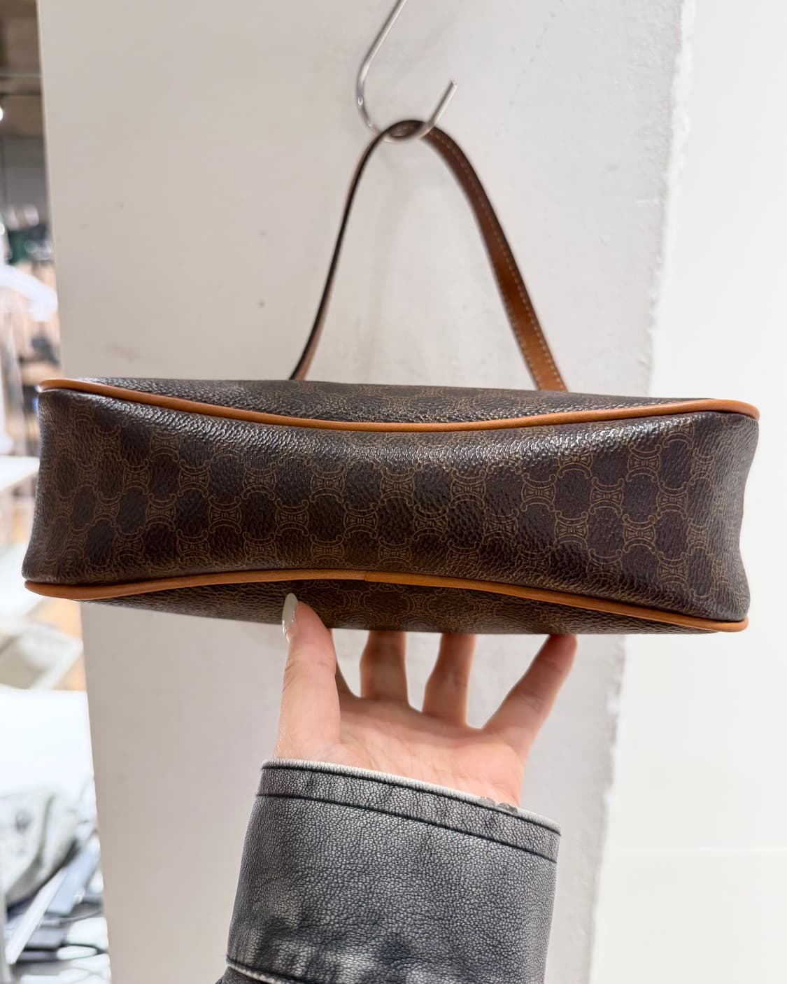 셀린느 브라운 마카담 미니 바게트백  상품이미지7