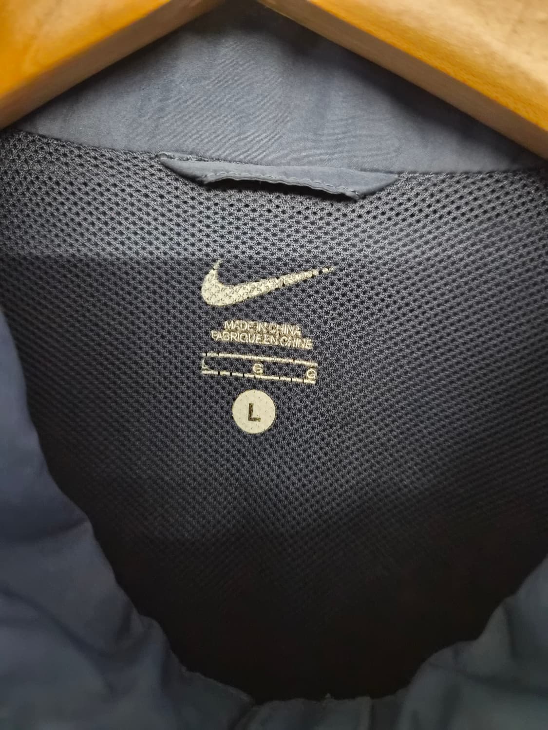 L) 나이키 경량 바람막이 팝니다 상품이미지3