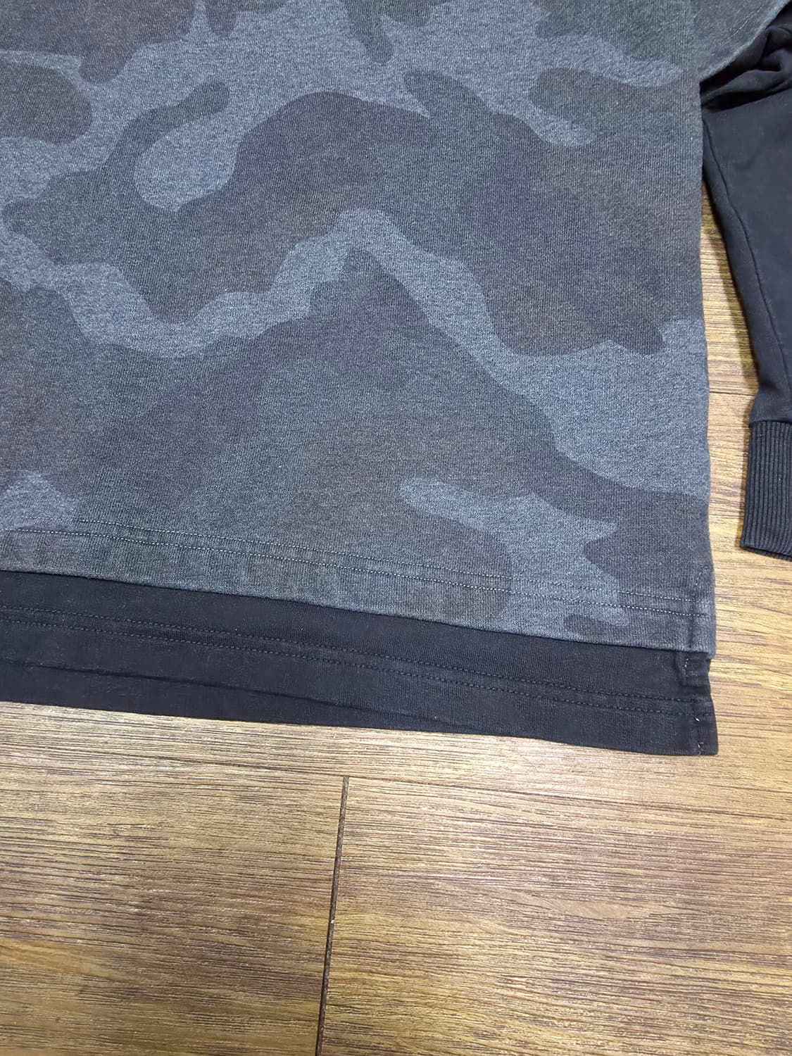 라이프워크 카모 레이어드 맨투맨 상품이미지5