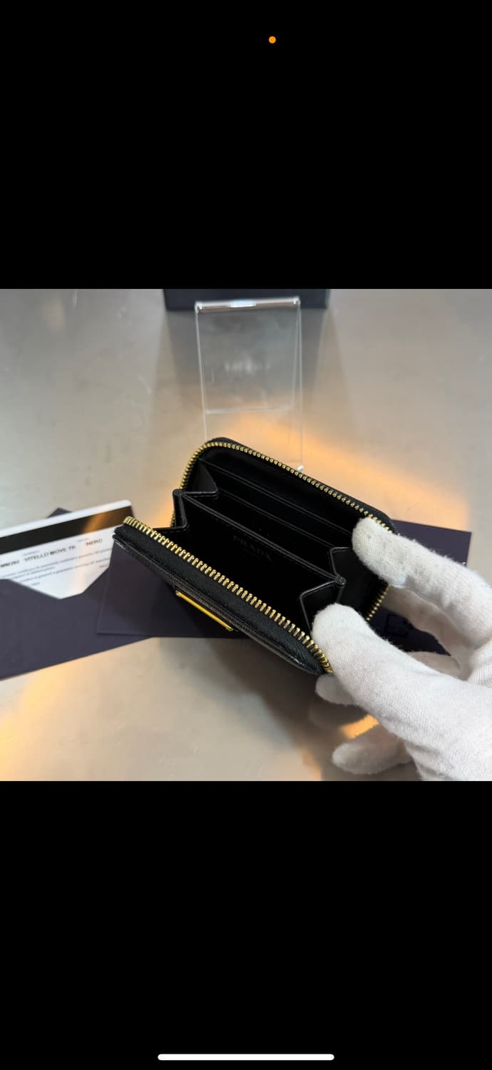 [리오브전포점] 프라다 사피아노 코인 지퍼 중지갑 상품이미지4