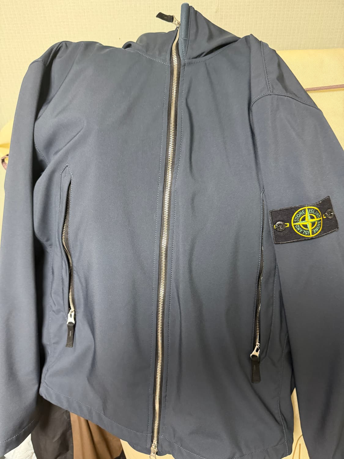 스톤아일랜드 라이트 소프트쉘 상품이미지2