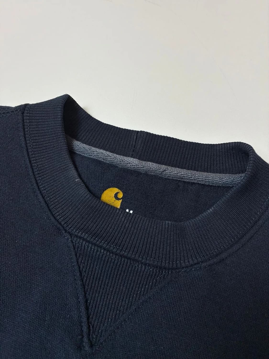 칼하트 크루넥 포켓 스웨트 맨투맨 PN8167 상품이미지4