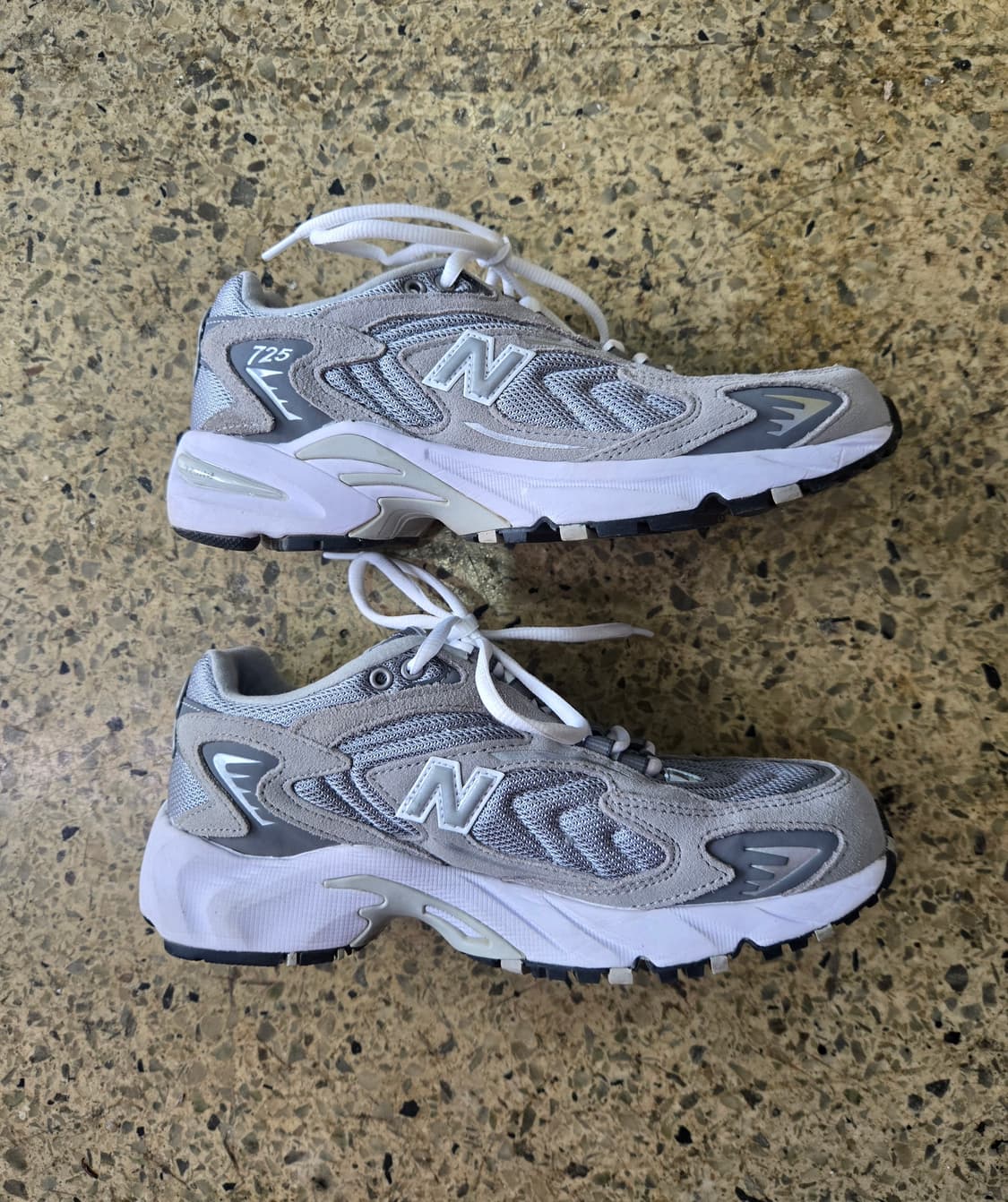 뉴발란스 725 그레이 운동화 상품이미지2