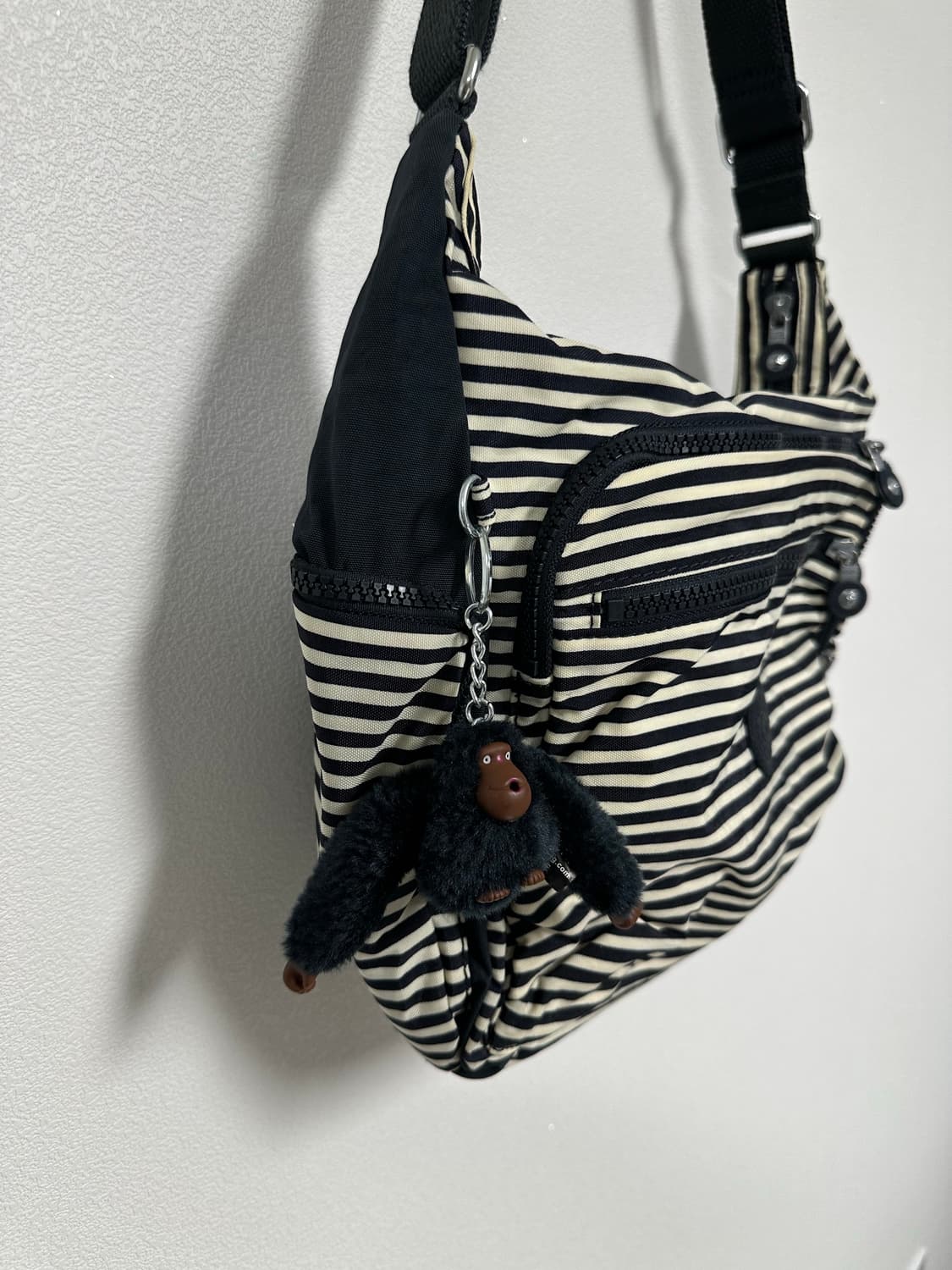 키플링 스트라이프 숄더백 상품이미지3