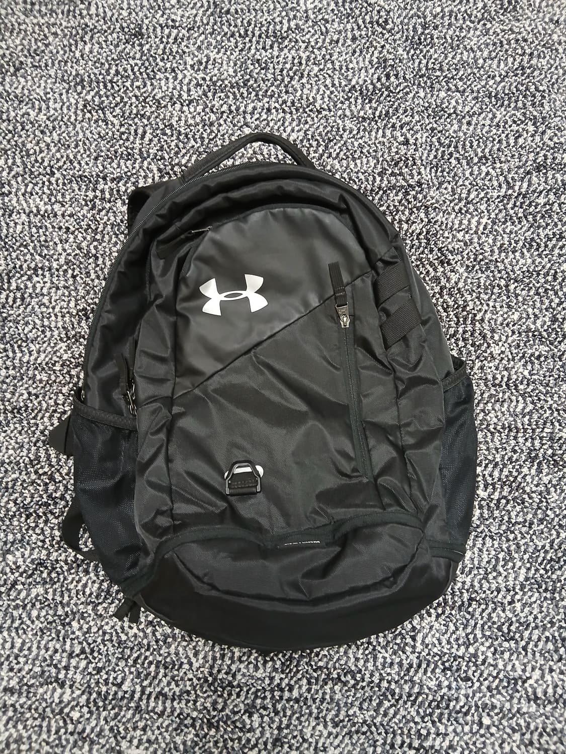 언더아머 백팩 상품이미지1