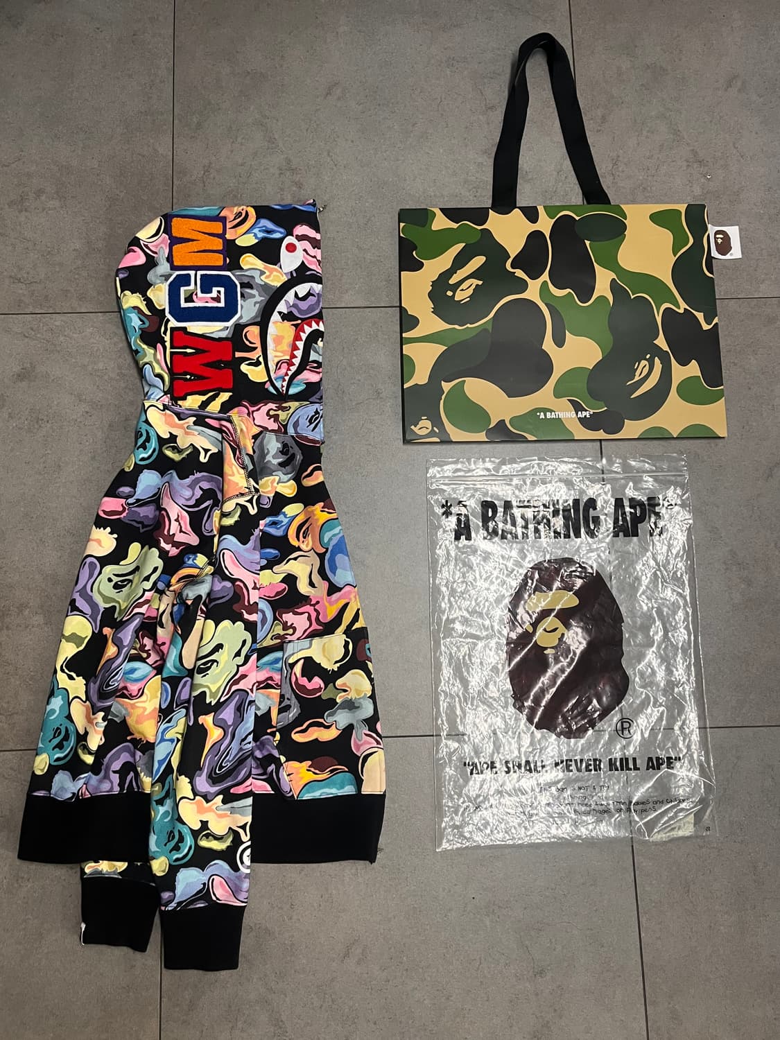 새상품급) 베이프 아트 카모 샤크 후드집업 상품이미지1