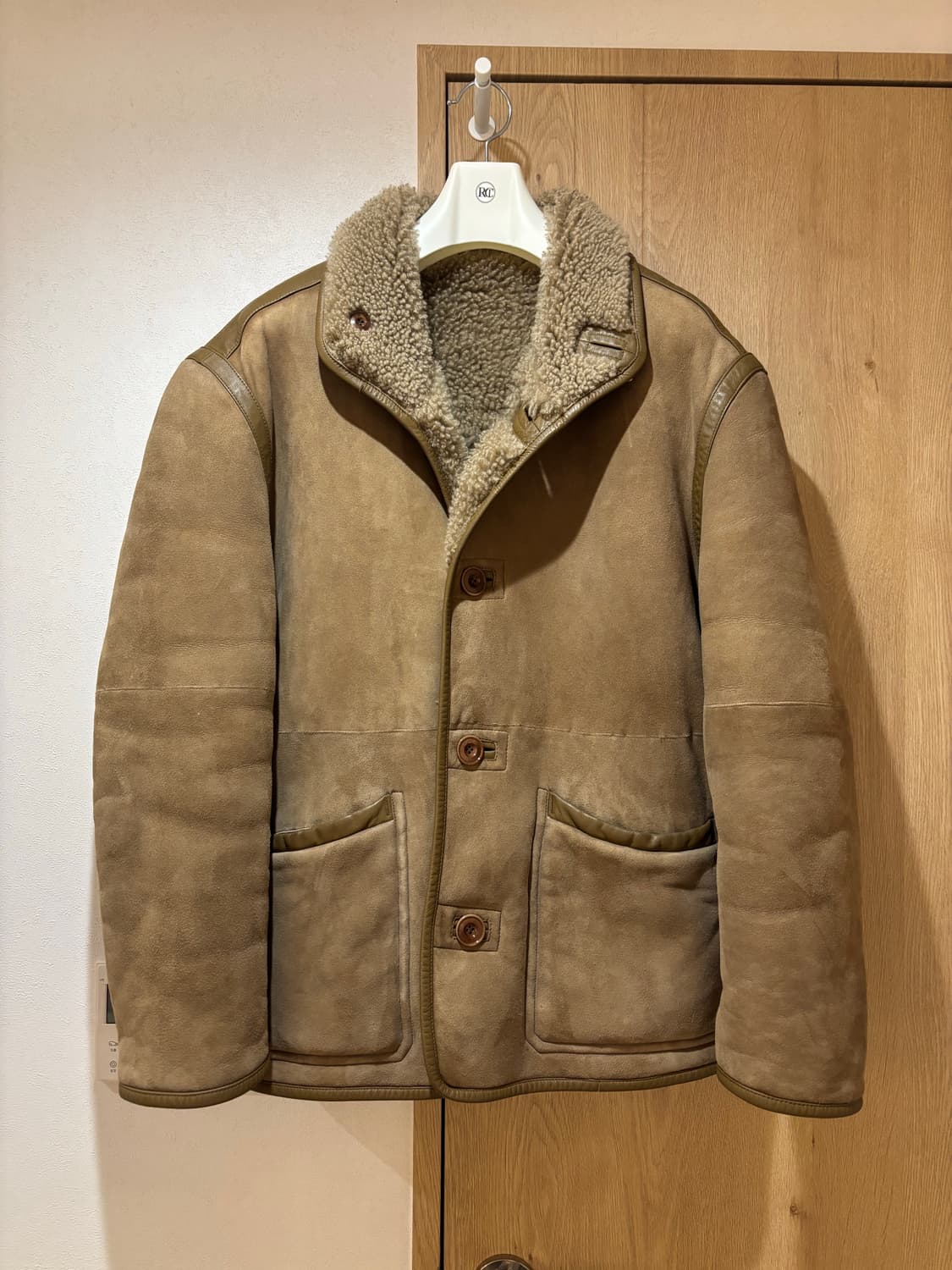 르메르 23fw 시어링 리버시블 무스탕 m 팝니다 상품이미지1