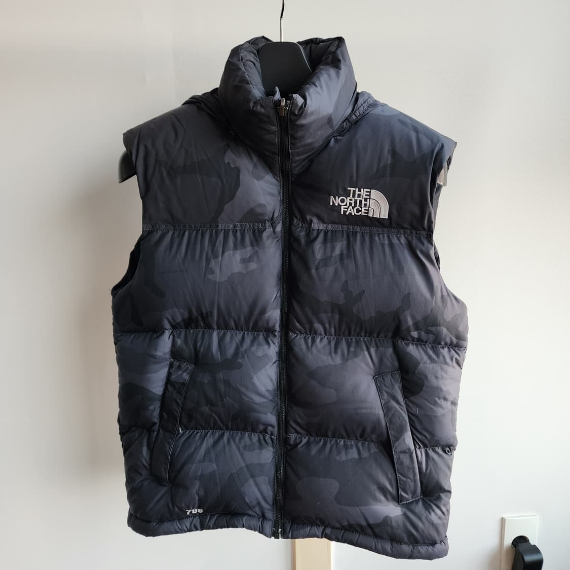 신품급!!일본판 노스페이스 700 눕시조끼 센터로고 카모S(100사이즈) 상품이미지2