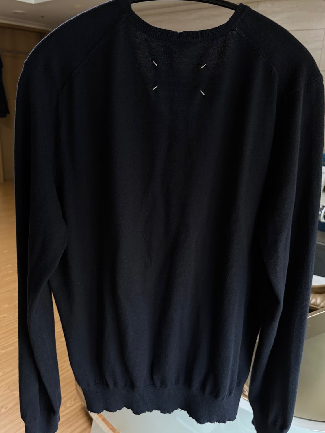 마르지엘라 데미지 브이넥 니트 상품이미지3