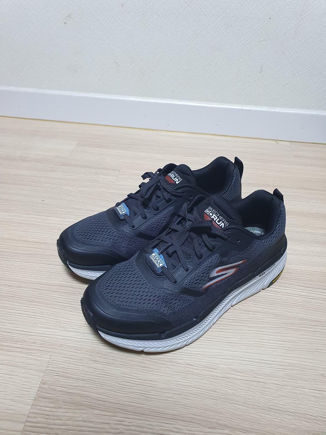 스케쳐스 맥스쿠셔닝 운동화 300 상품이미지4