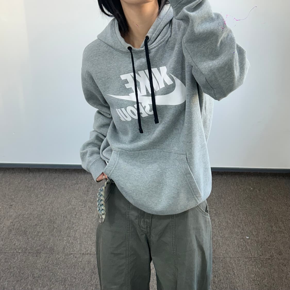 Nike 나이키 서울 화이트 로고 그레이 후드티 상품이미지2