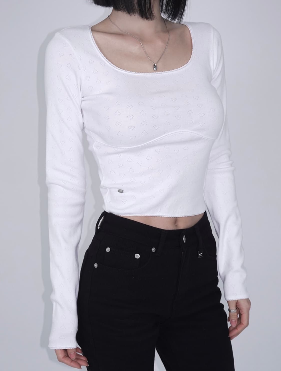 (새상품) 페일제이드 하트 펀칭 레이스 티 화이트 롱 슬리브 티셔츠  상품이미지2