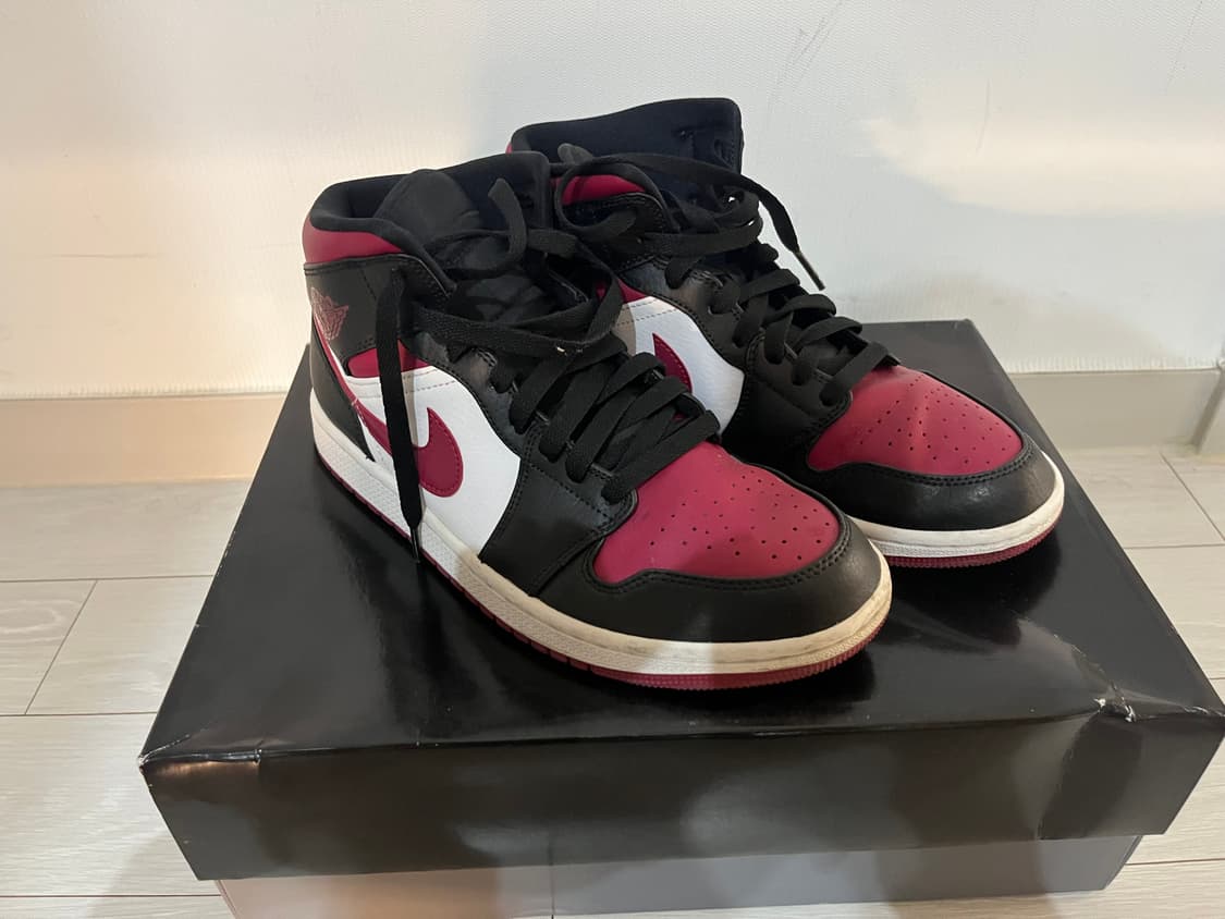 나이키 조던1 미드 노블레드 상품이미지1