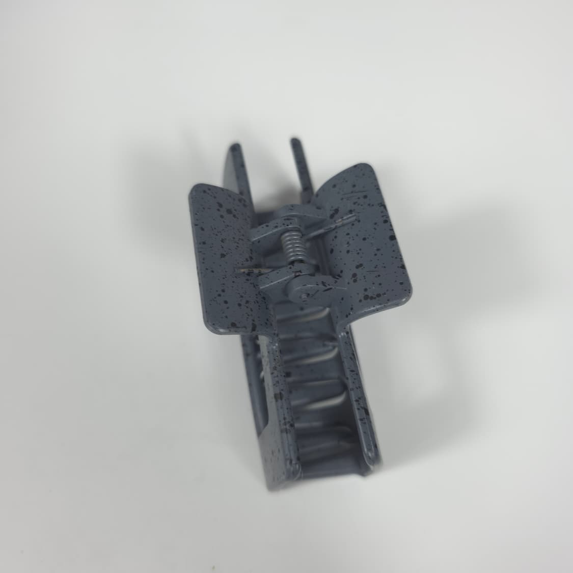 [새상품] 그레이 먹색 호피 무늬 사각 헤어집게핀 상품이미지3