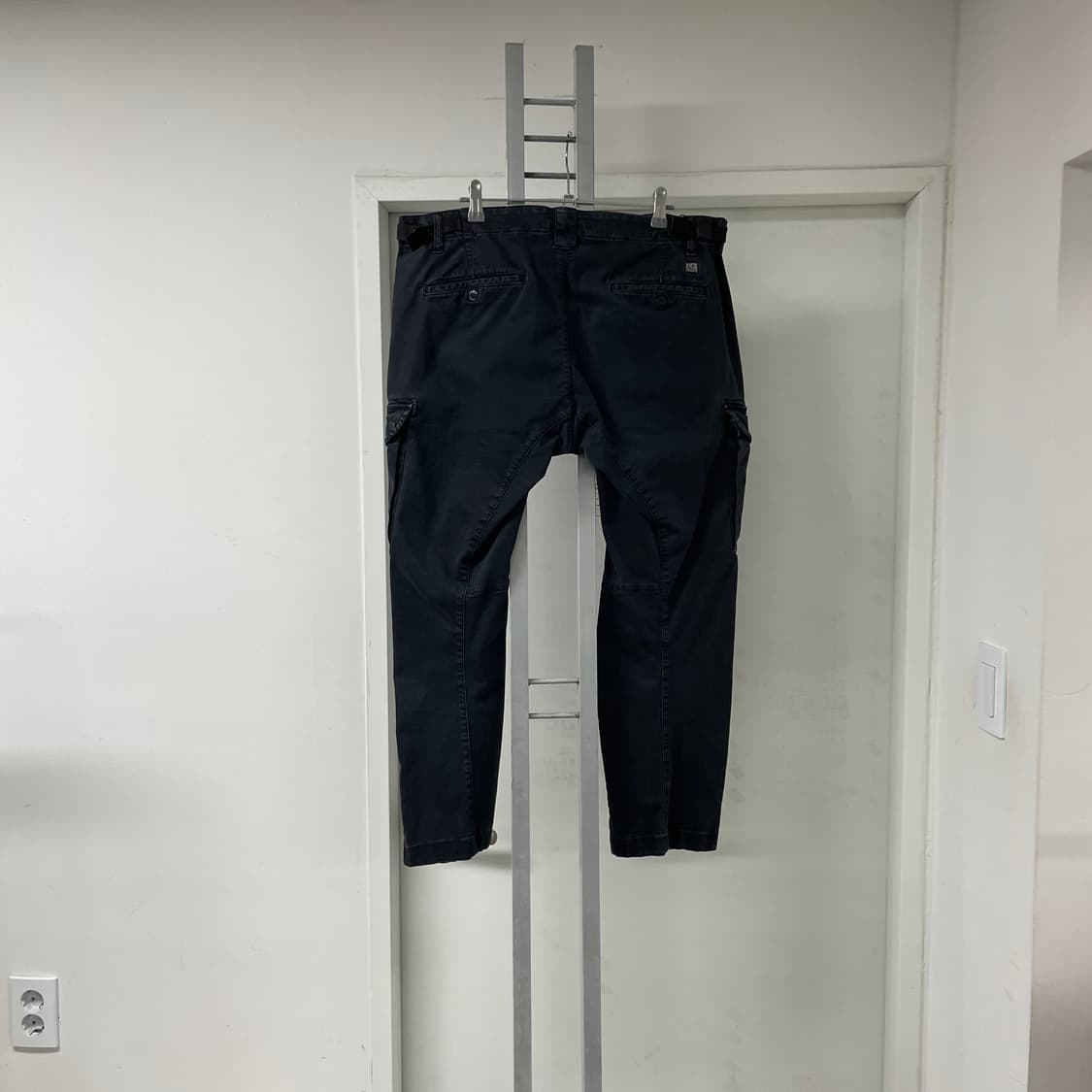 CP 컴퍼니 렌즈 카고 팬츠 블랙 52 상품이미지5