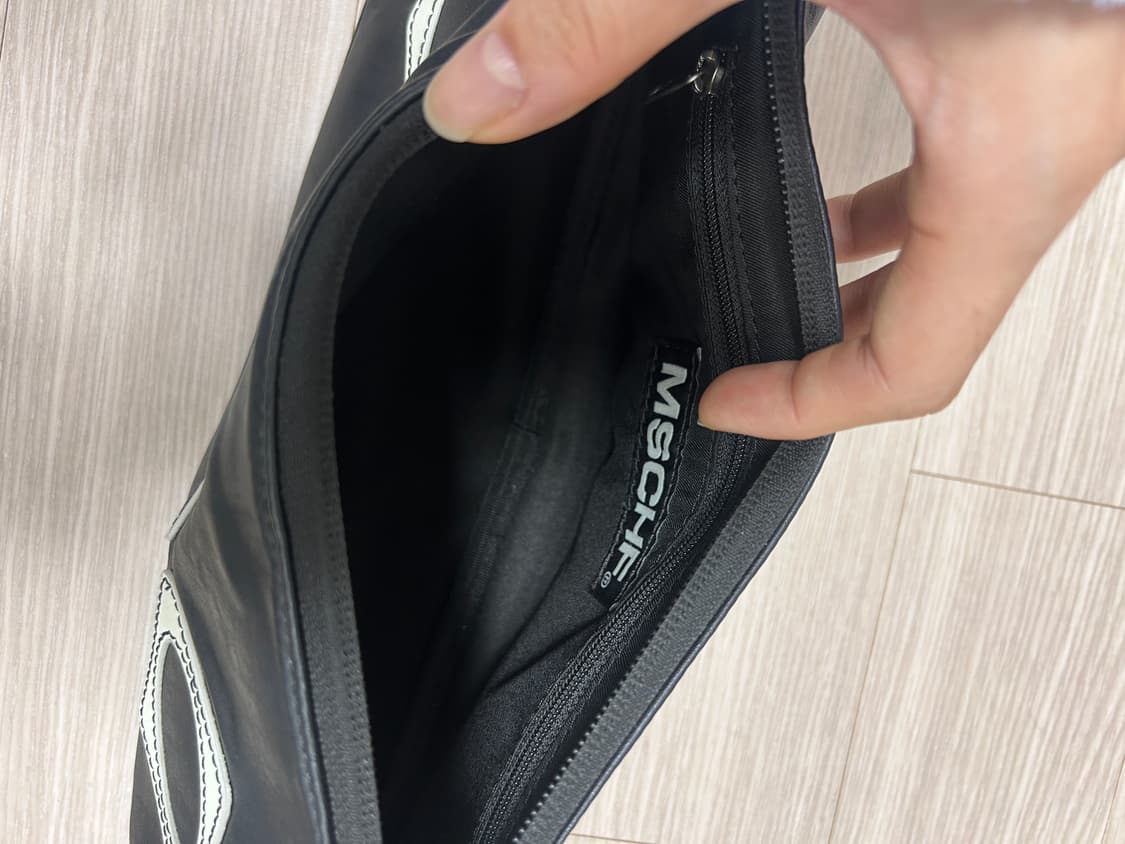 미스치프 롬버스 레더 숄더백 블랙 상품이미지6