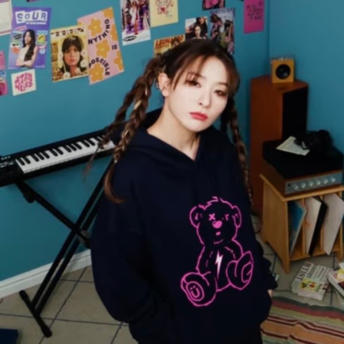 이스트쿤스트 썬더 베어 후드티 L (레드벨벳 슬기 착용) 상품이미지4