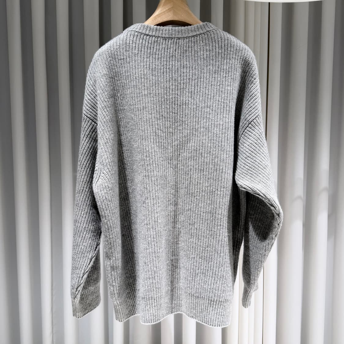 L / 셀린느 울 로고 오버사이즈 그레이 니트 상품이미지5