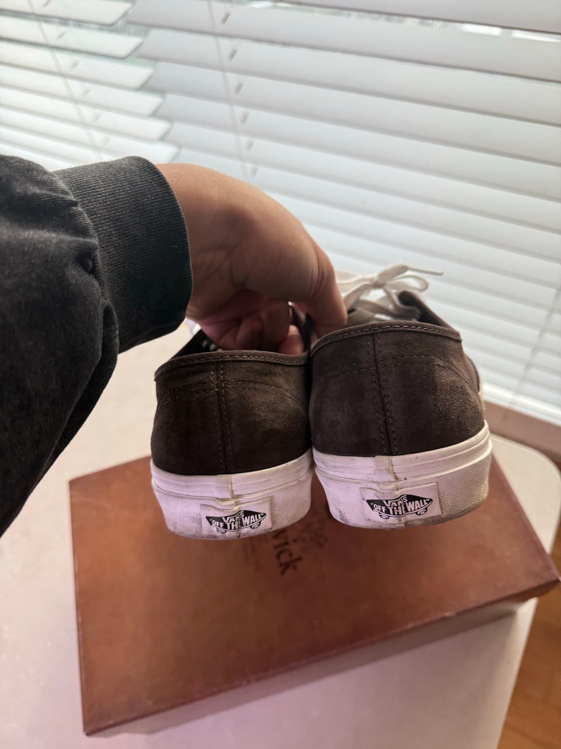 반스 어센틱 브라운 피그 스웨이드 275 상품이미지2