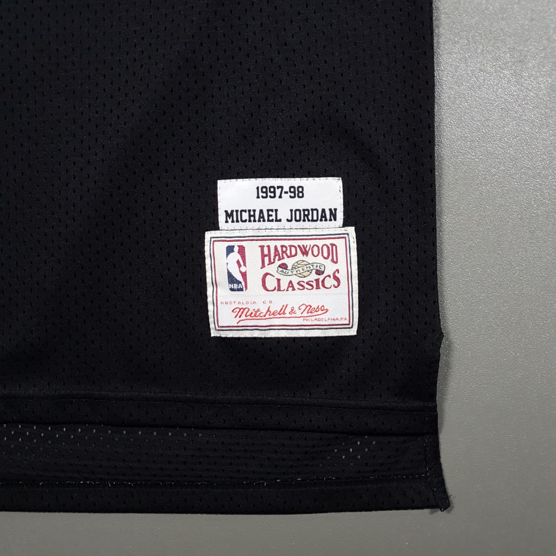 미첼앤네스 NBA 시카고불스 97-98 마이클 조던 어웨이 져지 친팔싸인 상품이미지3