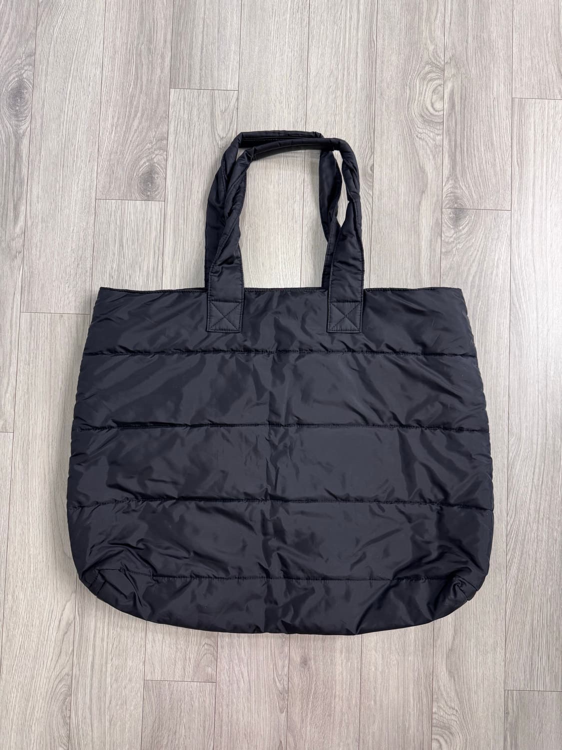 jw앤더슨 유니클로 패디드 토트백 상품이미지5