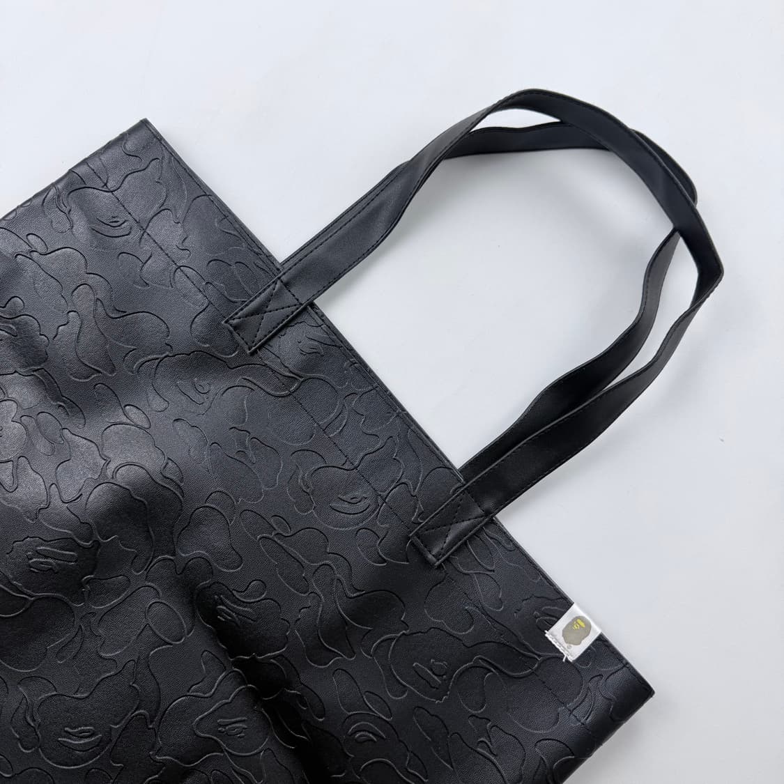 베이프 레더 토트백 상품이미지2