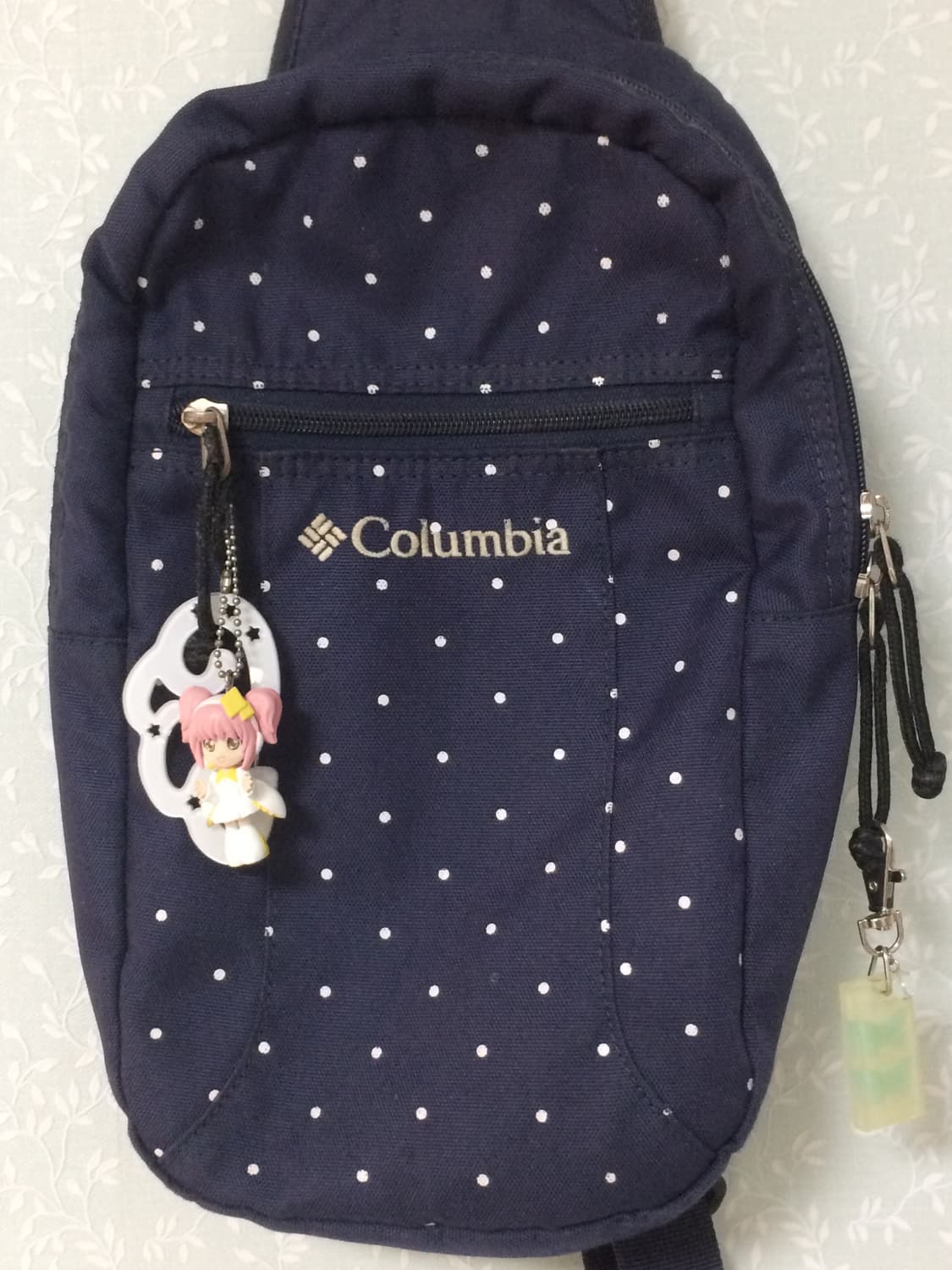 컬럼비아 도트 슬링백 도트 가방 columbia bag 상품이미지1