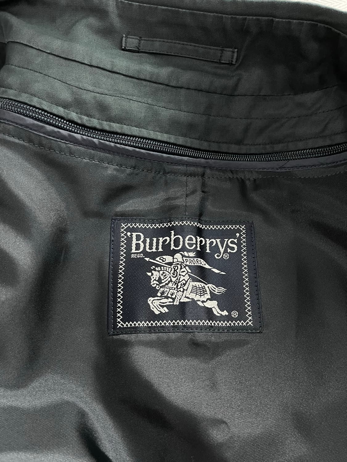 버버리 내피 탈착형 네이비 트렌치 코트 100 상품이미지6