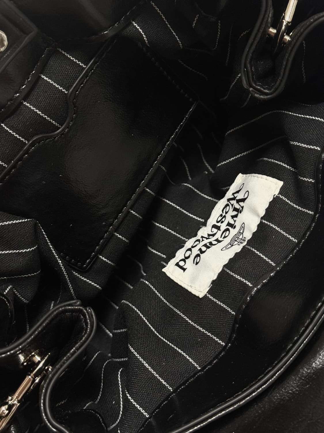 비비안웨스트우드 헤이즐 트레저 레더 숄더백 크로스백 가방 블랙 상품이미지8