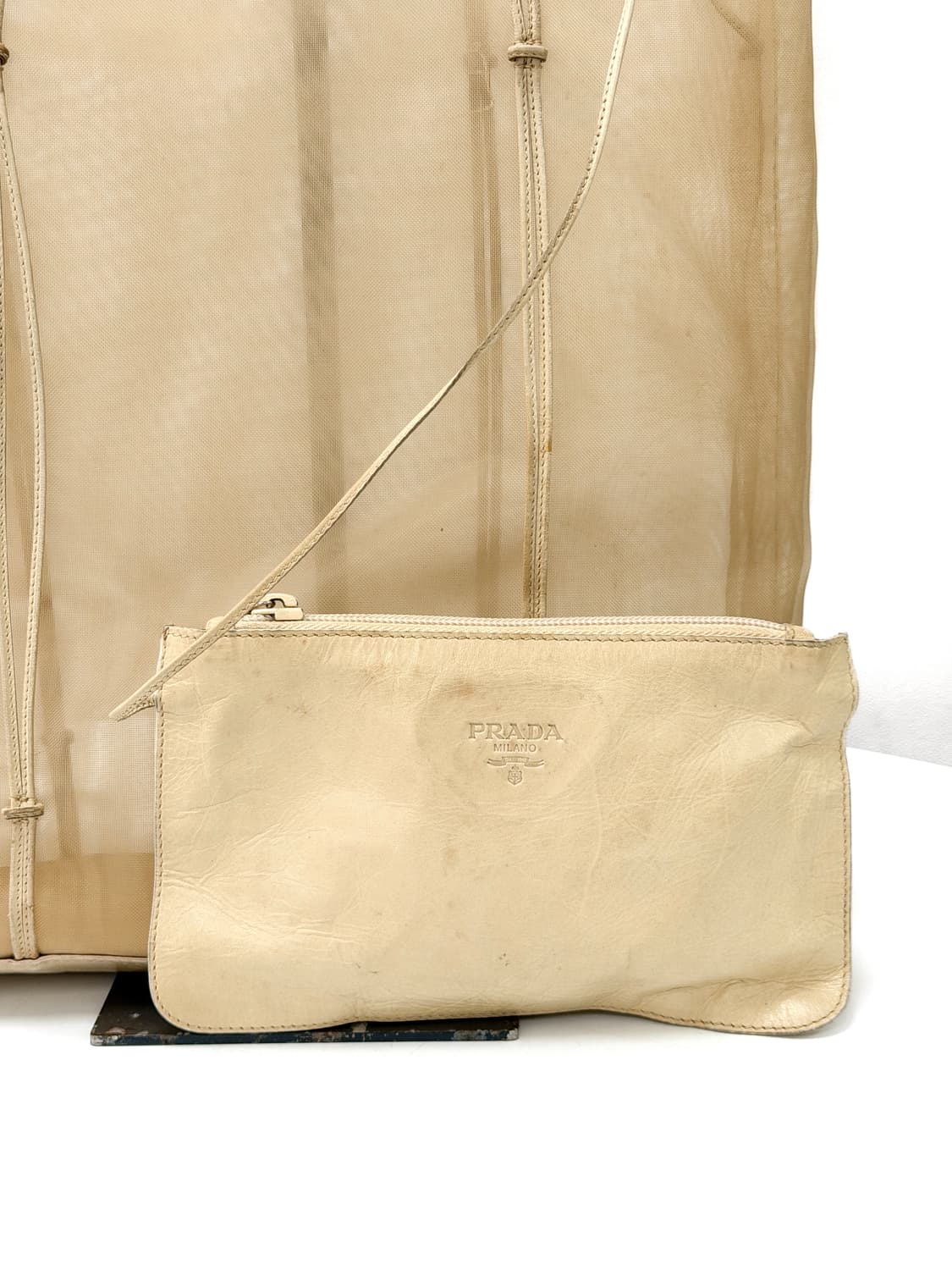 프라다 메쉬 쇼퍼백 베이지 + 레더 파우치 상품이미지2