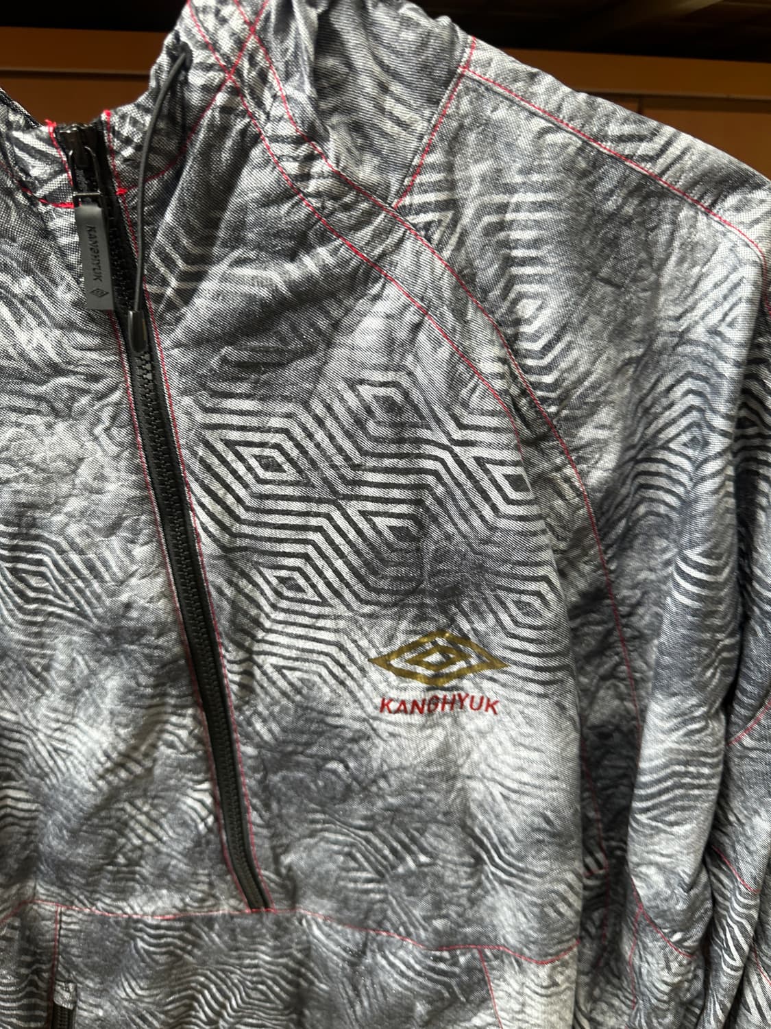 강혁 X 엄브로 콜라보 바람막이 XL 상품이미지3