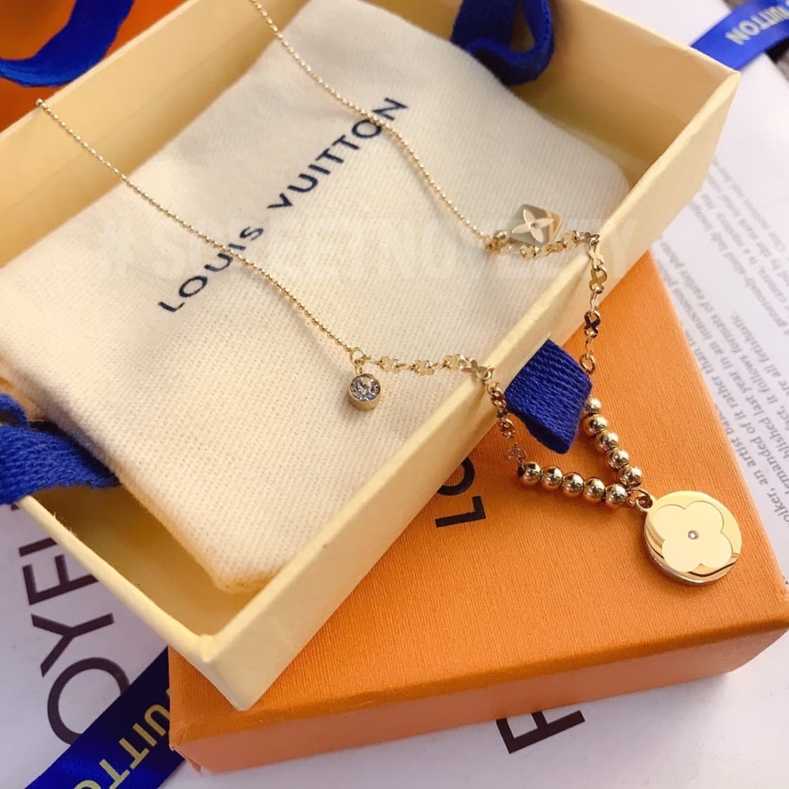 LV flower cham 목걸이 풀박스 상품이미지4