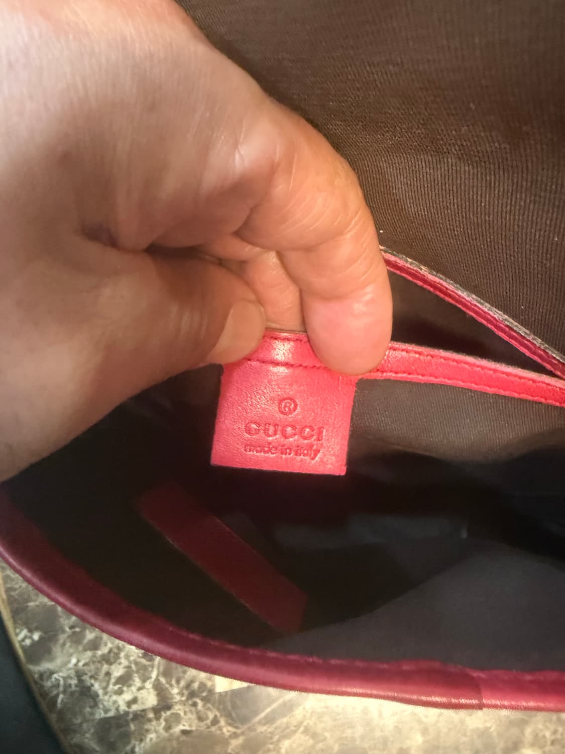 정품 구찌 GG 수프림 크로스백 팝니다 상품이미지8