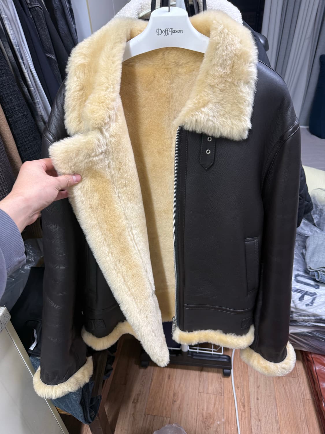 도프제이슨 오버사이즈 리얼 무스탕 브라운 L사이즈 팔아요. 상품이미지2